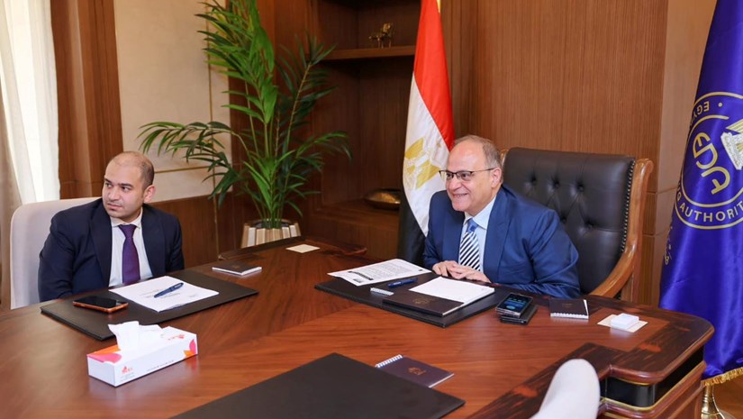 رئيس هيئة الدواء المصرية يعقد اجتماعاً مع المدير العام للهيئة الإيفوارية لتنظيم المنتجات الصيدلانية