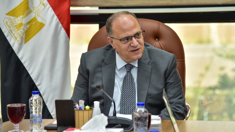 رئيس هيئة الدواء المصرية يبحث مع ممثلي شركة "إينوفاشين" توطين صناعة المواد الخام الدوائية ونقل التكنولوجيا
